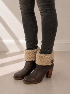 Tommy Hilfiger heeled ankle boots brown genuine leather shearling size 8 almond